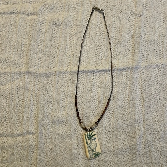 Necklace with bird pendant - Picture 1 of 4